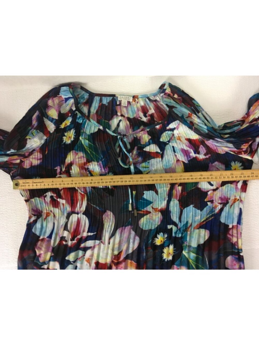 Spence Top Size L Black w Blue Pink Yellow Red Flowers Scoop Neck Cold Shoulders - Picture 8 of 13